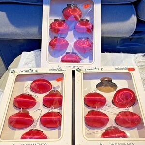 Pyramid Red Christmas Ornaments Set